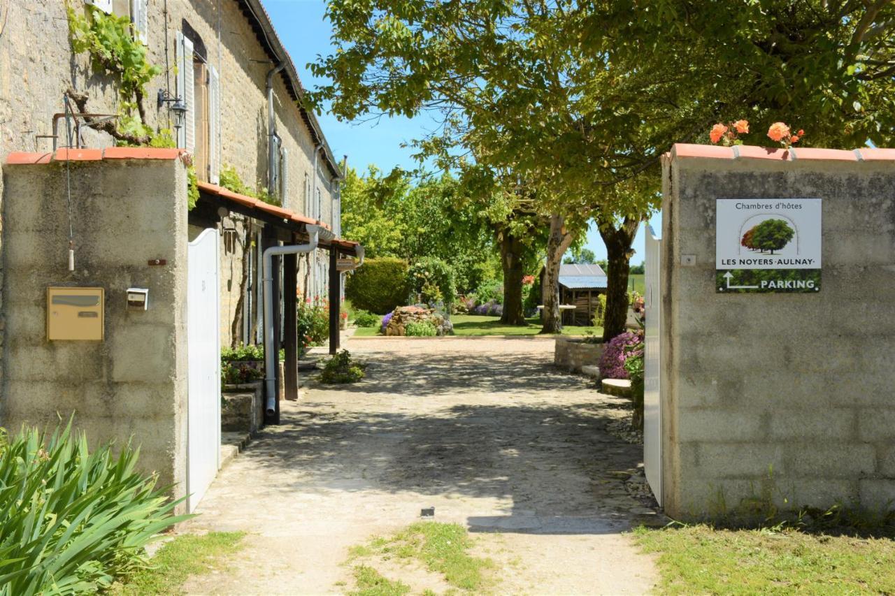 Bed and Breakfast Les Noyers Aulnay Aulnay  Exteriér fotografie
