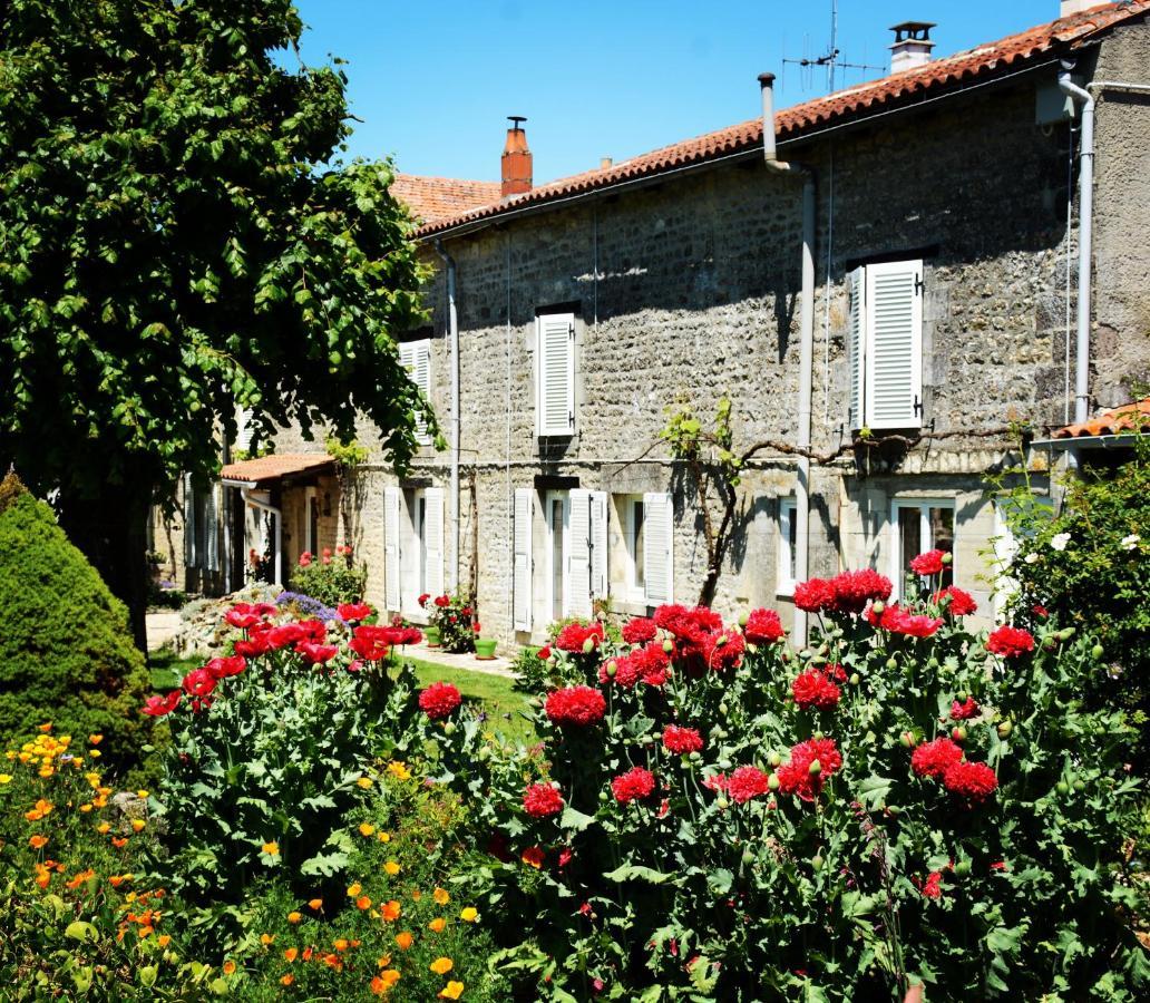 Bed and Breakfast Les Noyers Aulnay Aulnay  Exteriér fotografie